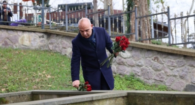 Giresun Valisi Koç, ilk ziyaretini Topal Osman Ağa’nın mezarına yaptı