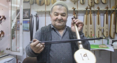 Göreleli Ustanın Sanatı İlgi Odağında! Kemençeye Sıra Dışı Yorum