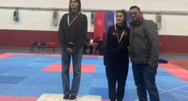 Piraziz Anadolu Lisesi’nden Karate’de Çifte İl Birinciliği