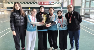Piraziz İHO Badminton Yıldız Kız Takımı İl Dördüncüsü Oldu
