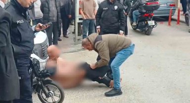Samsun'da çıplak halde caddede dolaşan şahıs gözaltına alındı
