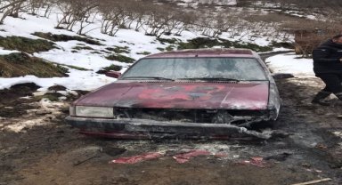 Seyir halindeki otomobilde çıkan yangın söndürüldü 
