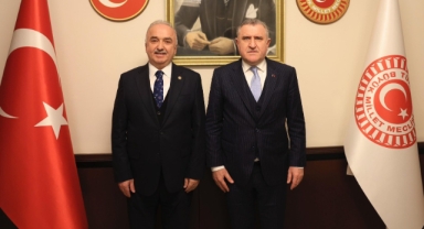 Temür, Spor Yatırımları İçin Bakan Bak ile Görüştü