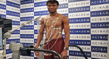Trabzonspor, Nijeryalı futbolcu Chibuike Nwaiwu'yu renklerine bağladı