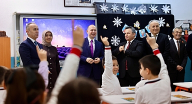 Vali Serdengeçti, Öğrencilerin Karne Sevincine Ortak Oldu
