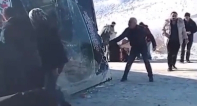 Yolcu otobüsü devrildi: 17 yaralı!