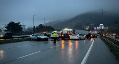 5 otomobilin karıştığı zincirleme trafik kazası