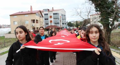 Bayrak Sevgisi Haftasında coşkulu yürüyüş