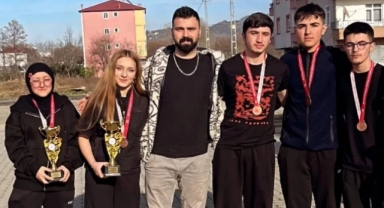 Floor Curling’de Dereli Rüzgârı