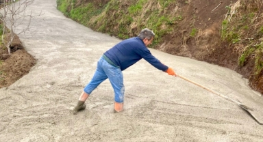 Giresun'da Köy Yollarında Betonlama Seferberliği Sürüyor
