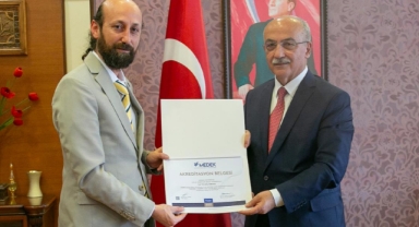 Giresun Üniversitesi’nde İlk Akreditasyon Alan Birim Yöneticilerine Rektörden Tebrik