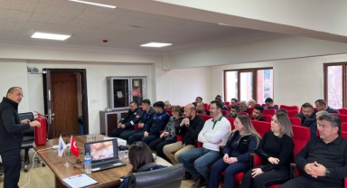 Piraziz Belediyesi Personeline AFAD’dan Afet ve Yangın Eğitimi