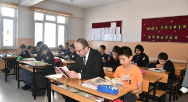 Alucra’da Öğrencilerle Kitap Okuma Etkinliği
