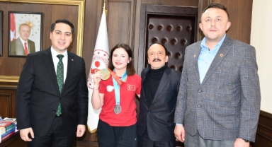Dereli Kaymakamı Gövercin, Türkiye Şampiyonunu Makamında Ağırladı