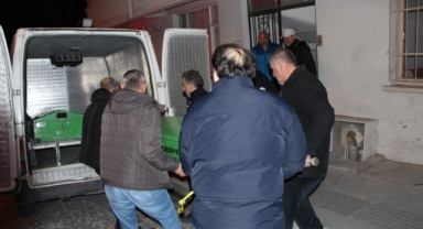 Evinde sahte içki içti, saatler sonra ölü bulundu!