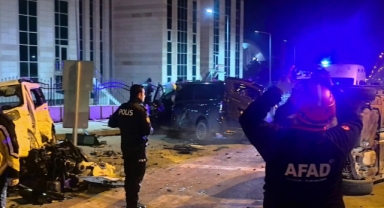Feci kaza! Kavşak adeta savaş alanına döndü