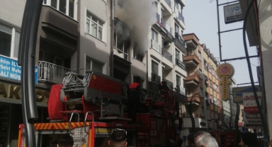 Giresun’da 4 katlı apartmanda yangın paniği!