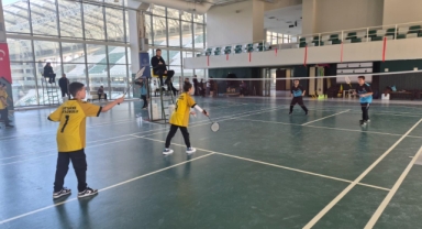 Giresun’da Badminton Heyecanı: Şampiyonluk Kupaları Sahiplerini Buldu!