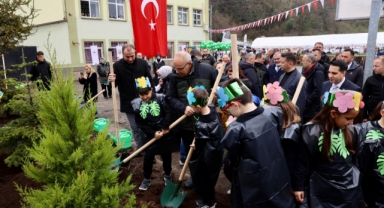 Giresun'da Fidanlar Toprakla Buluşturuldu 