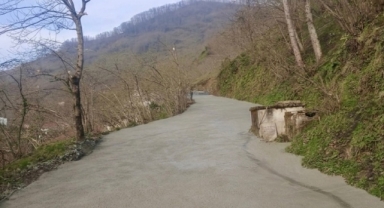 Giresun’da Köy Yollarında Beton Yol Çalışmaları Sürüyor
