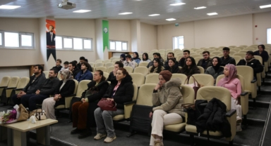 Giresun Üniversitesi'nde Öğrencilere Kampüste Doğru Beslenme Rehberi