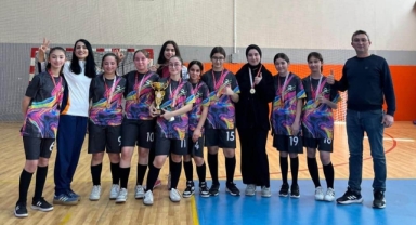 Görele İmam Hatip Ortaokulu Futsal’da İl Şampiyonu Oldu