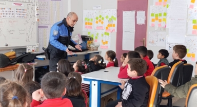 İlkokul öğrencilerine trafik eğitimi verildi