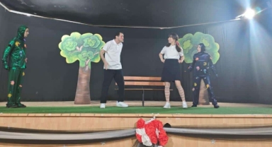 “Mikropla Savaş” Çocuk Oyunu Piraziz’de Sahnelendi