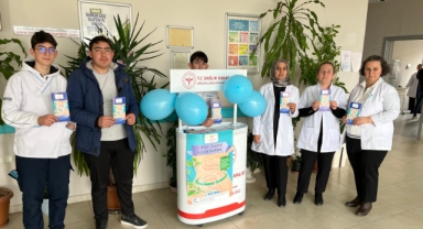 Sağlık Ekipleri Giresun’da Kanser Tarama Standı Kurdu