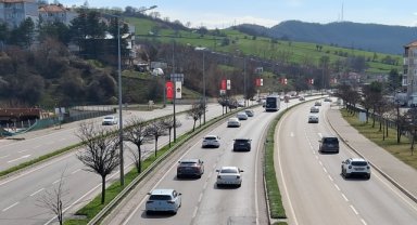 Samsun-Ankara kara yolunun Havza kesiminde trafik yoğunluğu yaşanıyor
