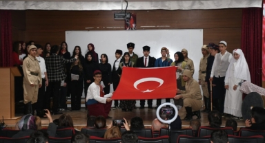 Şebinkarahisar’da Öğrencilerden Anlamlı 12 Mart Programı