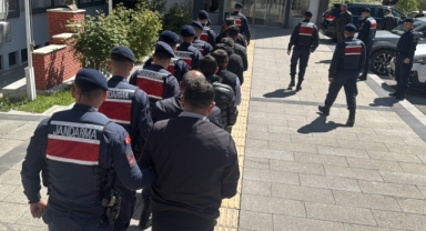 4 ilde düzenlenen silah kaçakçılığı operasyonunda 44 zanlı yakalandı