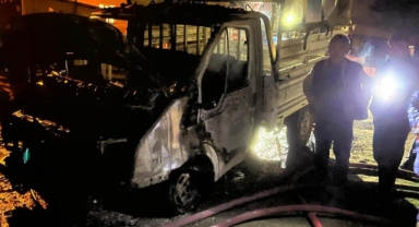Alevlere teslim olan kamyonet kullanılmaz hale geldi