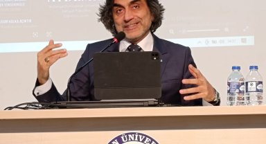 Eynesil'de "Modern Dünyada Müslümanca Yaşamak" konferansı düzenlendi