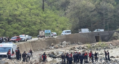 Giresun'da feci kazada hayatını kaybeden üniversite öğrencisi son yolculuğuna uğurlandı
