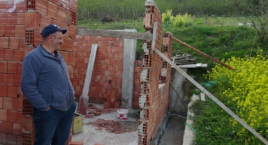 Giresun'da İnşaat Ustasından Ezber Bozan Çözüm: Duvar Yıkılmadan Taşındı!