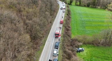 Giresun’dan Yola Çıkan Otomobil Sinop’ta Tarlaya Uçtu! Yaralılar Var 