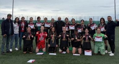 Giresun Spor Lisesi Kız Futbol Takımı Yarı Finallere Yükseldi