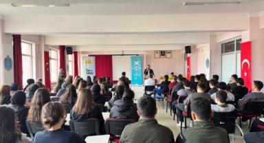 Görele'de Gençler İçin Anlamlı Buluşma: “Bir Duruş Söyleşileri”