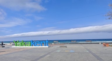 Karadeniz'de nadir görülen rulo bulut oluştu