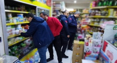 Ordu'da bir markette son kullanma tarihi geçmiş gıda ürünleri ele geçirildi