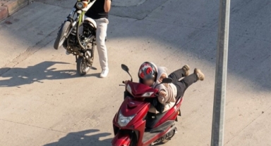  Tehlikeli adrenalin: Gençlerin bazıları trafikte tehlikeli akrobasi yaptı, diğeri şelale sularında mahsur kaldı