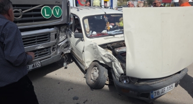 Tırla çarpışan otomobildeki 1 kişi ağır yaralandı