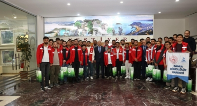 Türkiye’nin Dört Bir Yanından Gelen Gençlerden Giresun Valisi Koç'a Ziyaret