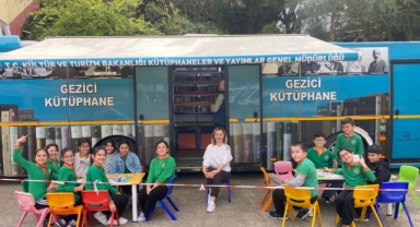 Yağlıdere'de gezici kütüphane öğrencileri kitapla buluşturdu