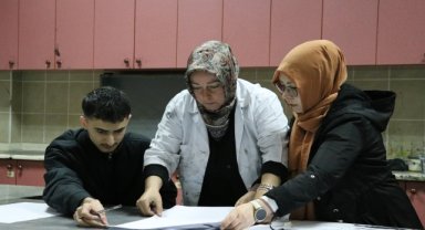 Ahşap tutkusuna akademik boyut kazandırdı 