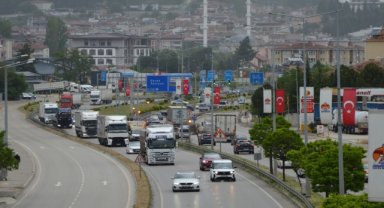 Ankara-Samsun kara yolu Havza geçişinde trafik yoğunluğu başladı