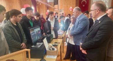 Başkan Yılmaz'dan Mesleki Eğitim Şenliği’ne Ziyaret 