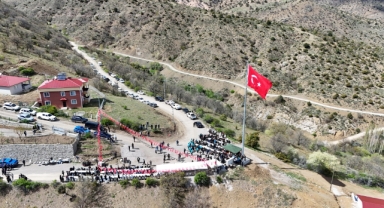 Çamoluk'ta Ay Yıldızlı Gurur: Şanlı Bayrak Gökyüzüyle Buluştu!