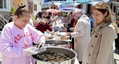 Eynesil'de işitme engelli öğrenciler yararına kermes
